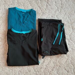 Women’s Carhartt Scrubs Set